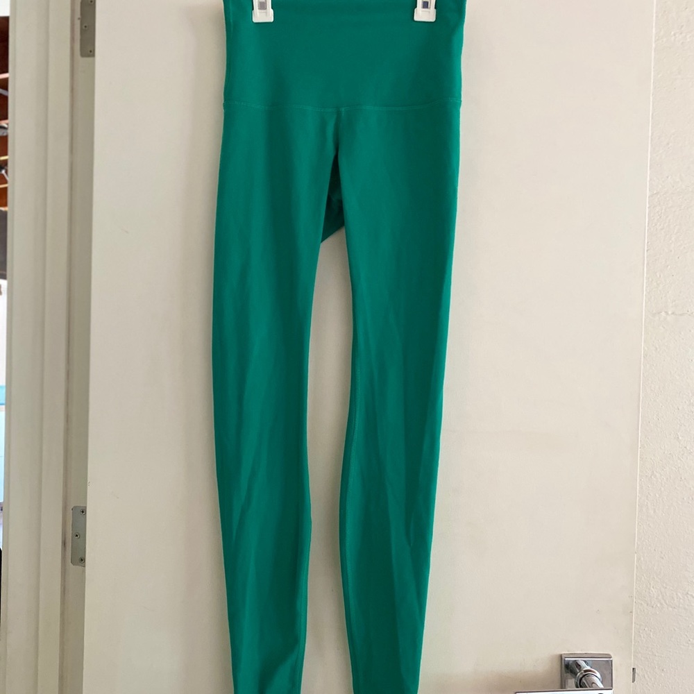 green lululemon legging